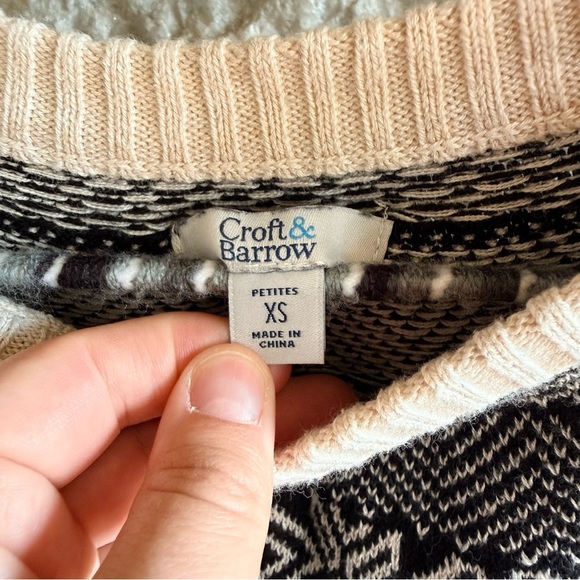 Croft & Barrow Black and Cream Geometric Sweater Petite XS - Picture 4 of 6